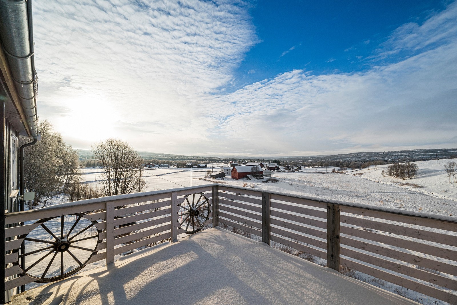 Veranda med flott utsikt og gode solforhold. Galleribilde