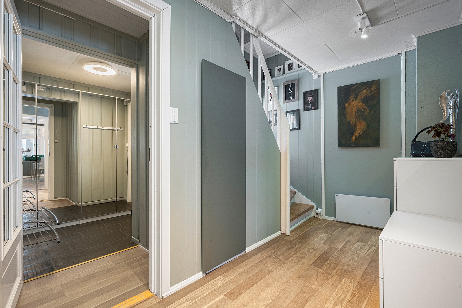 Entré. Galleribilde