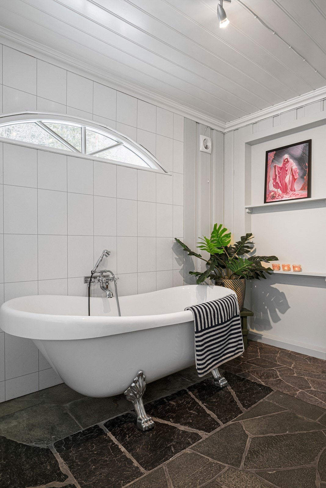 Bad i 1. etasje. Galleribilde