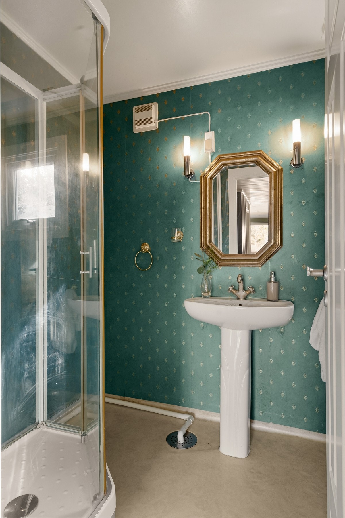 Originalt bad i 2. etasje Galleribilde