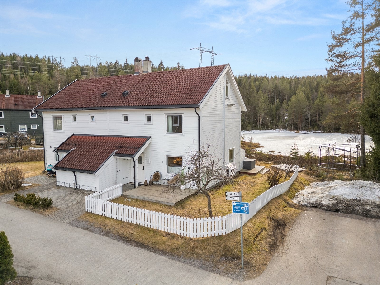 Eiendommen har en meget god intern beliggenhet rett ved Skyttaputten. Galleribilde