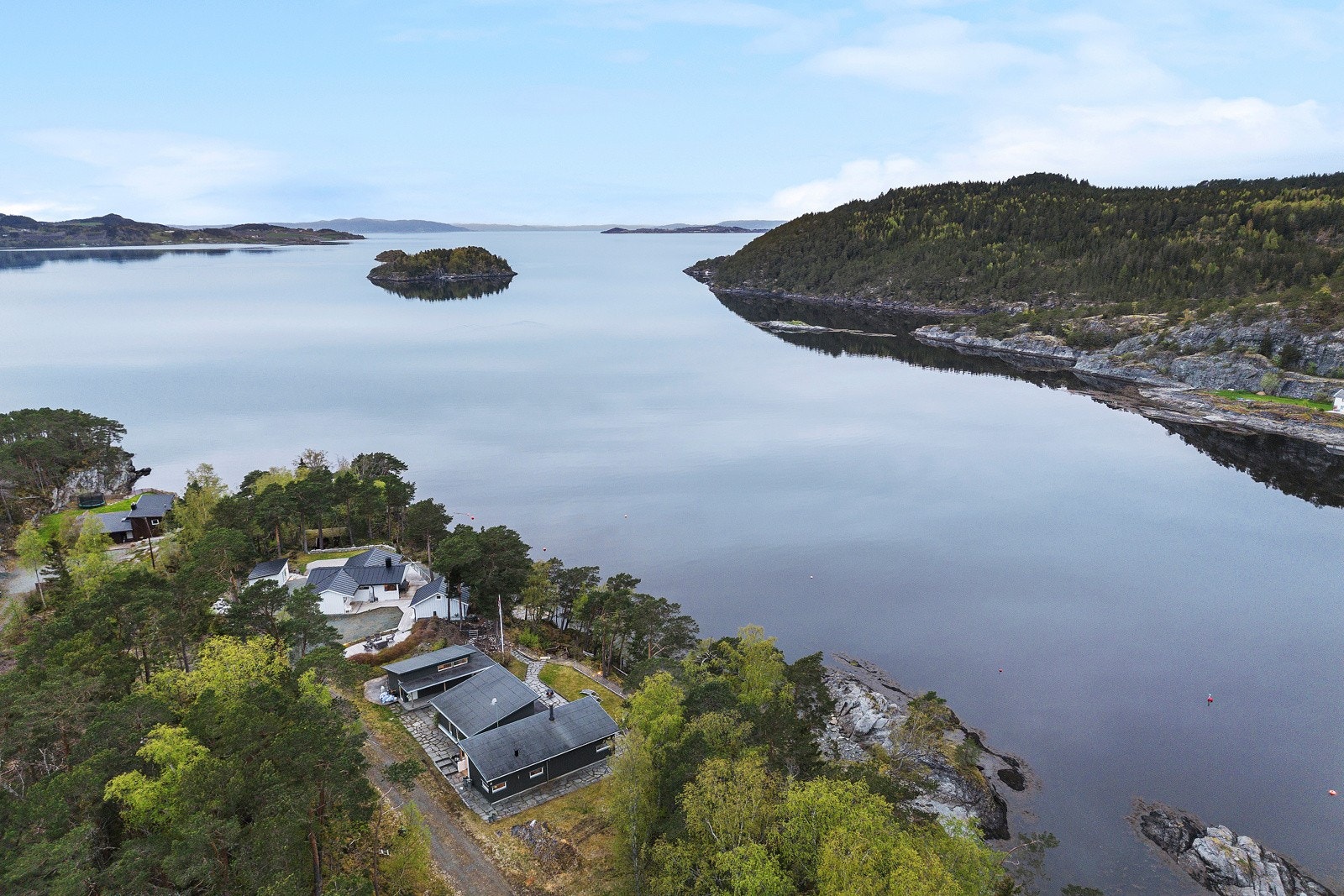 Fenomenal beliggenhet helt ute på pynten. Galleribilde