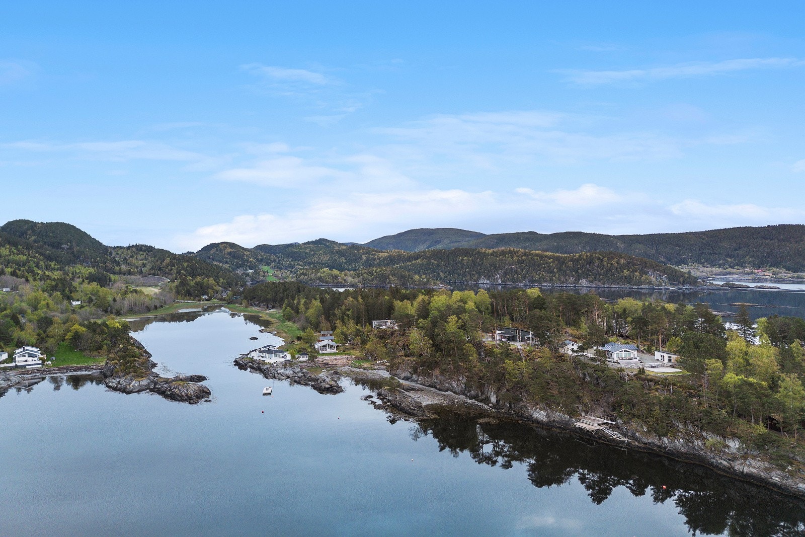 Området har en fin blanding av både unge barnefamilier og godt voksne. Galleribilde