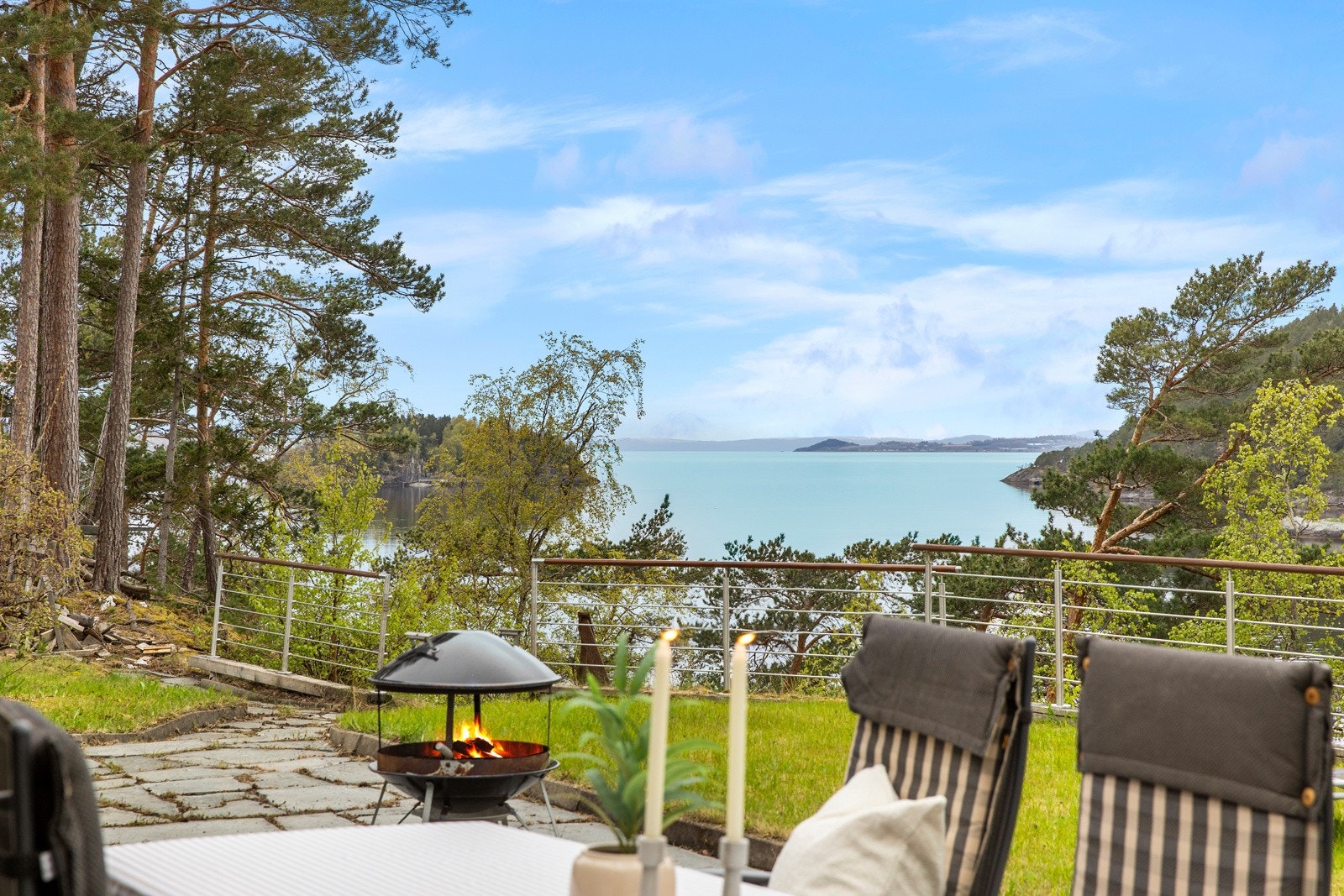 Pent opparbeidet og lettstelt tomt på nesten 1,1 mål. Galleribilde