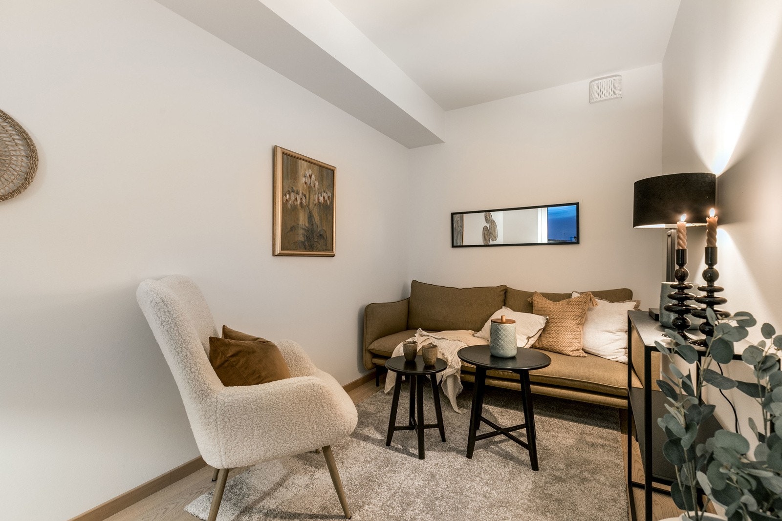 Pent soverom 3. Innredet som ekstra stue i dag. Galleribilde