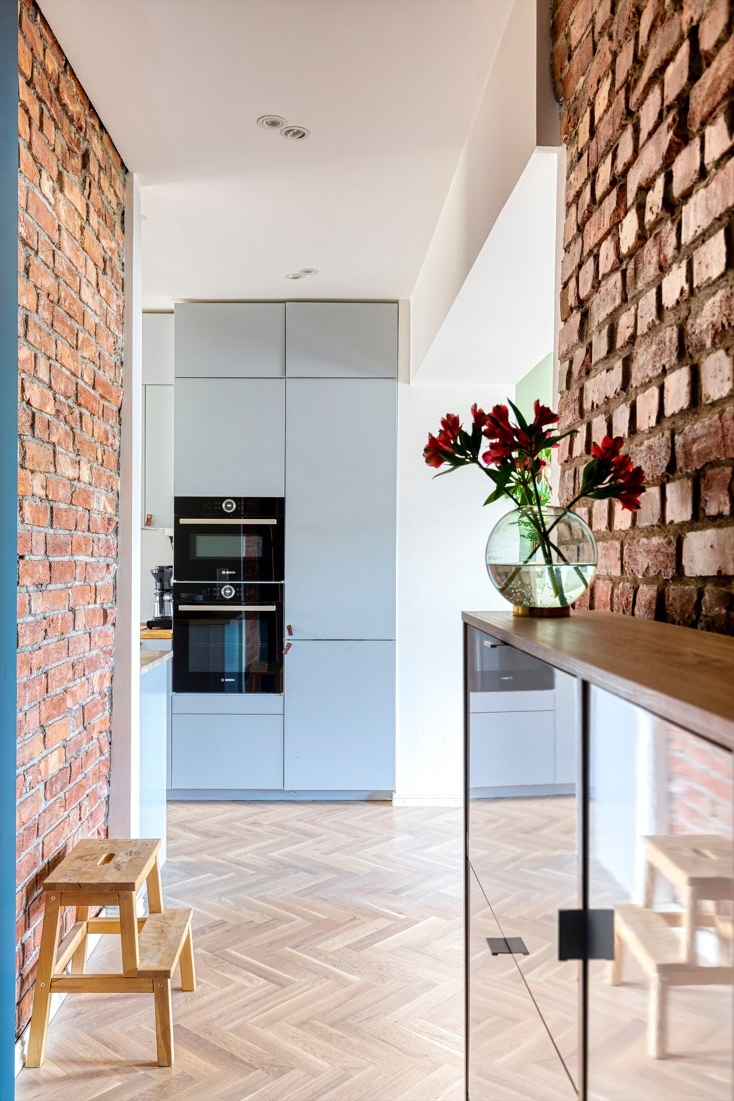 Boligen disponerer også bod i trappeoppgang, samt lofts- og kjellerbod. Galleribilde