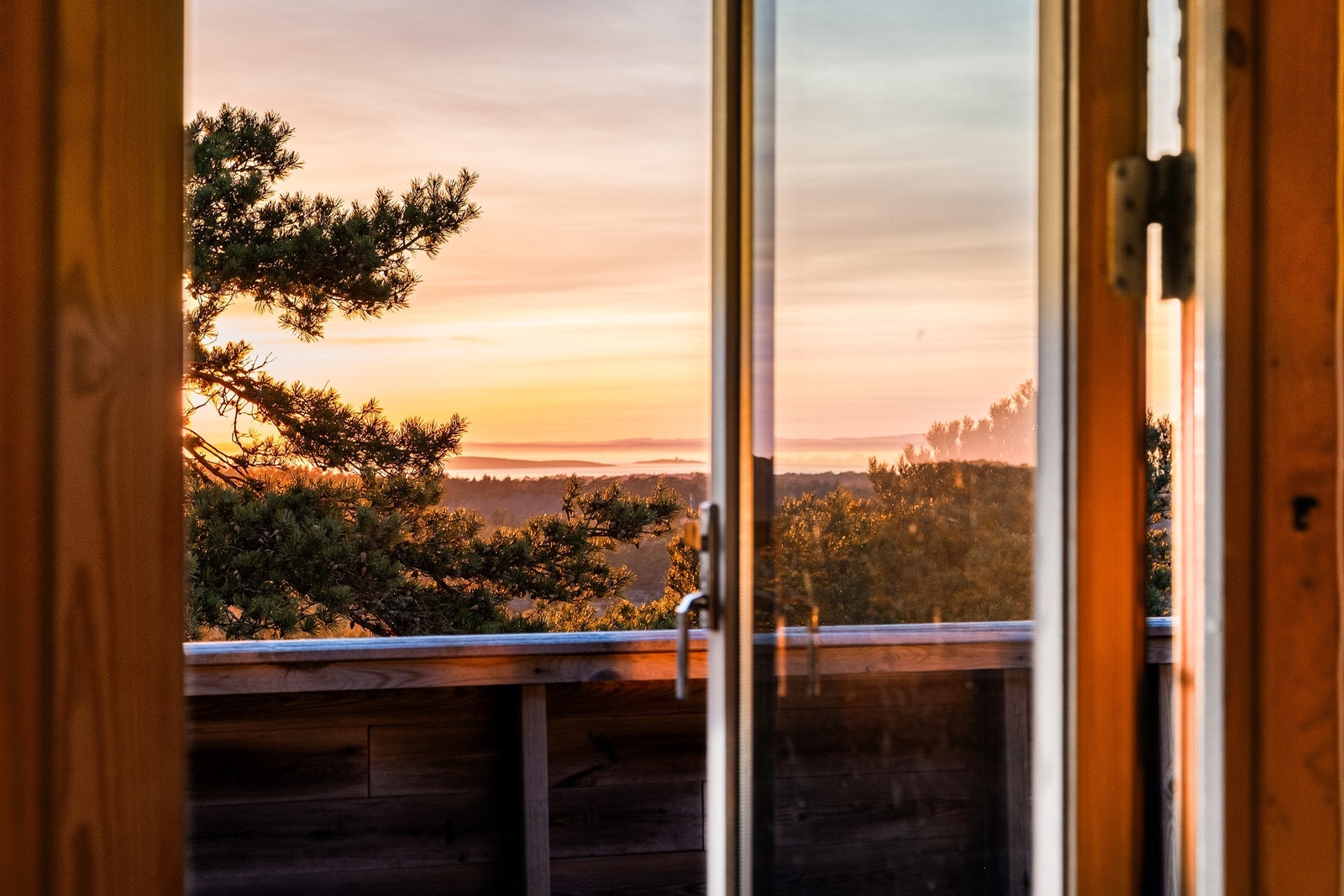 Utsikten fra stuen er vel så fin som den på terrassen. Galleribilde