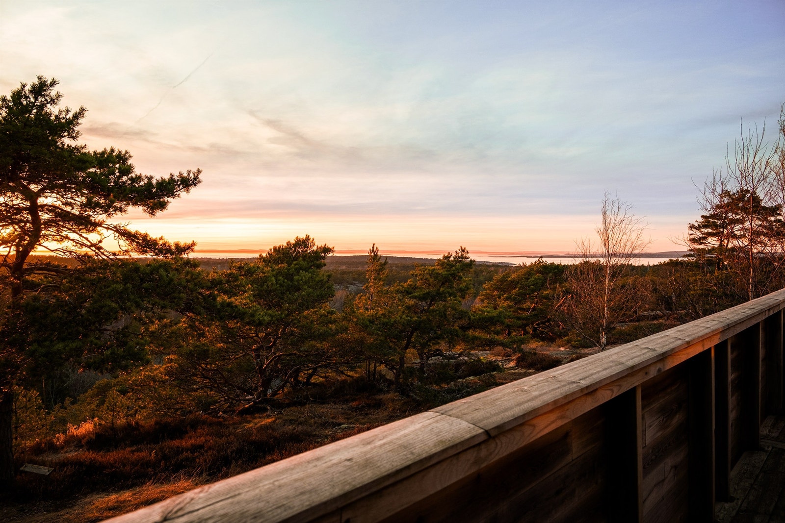 Maleriske solnedganger - et like pent skue som landskapet omkring Galleribilde