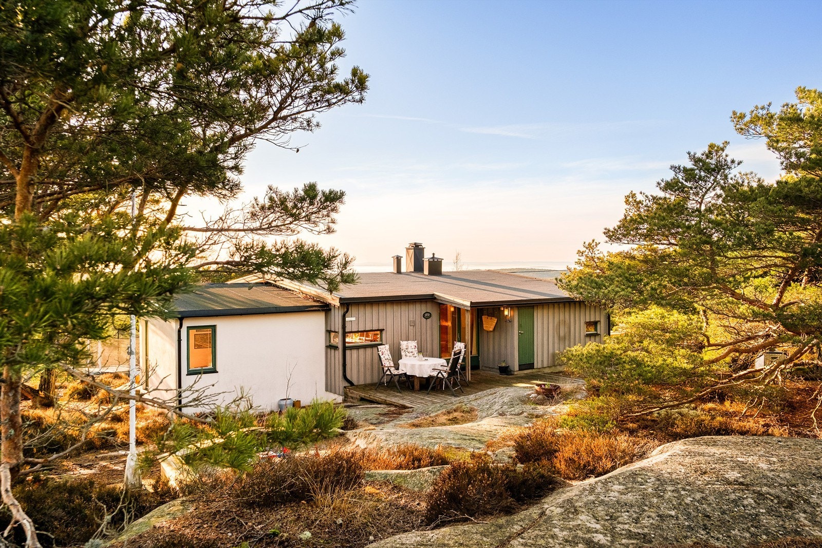 Inngangspartiets bod tilbyr lett tilgjengelig lagringsplass. Galleribilde