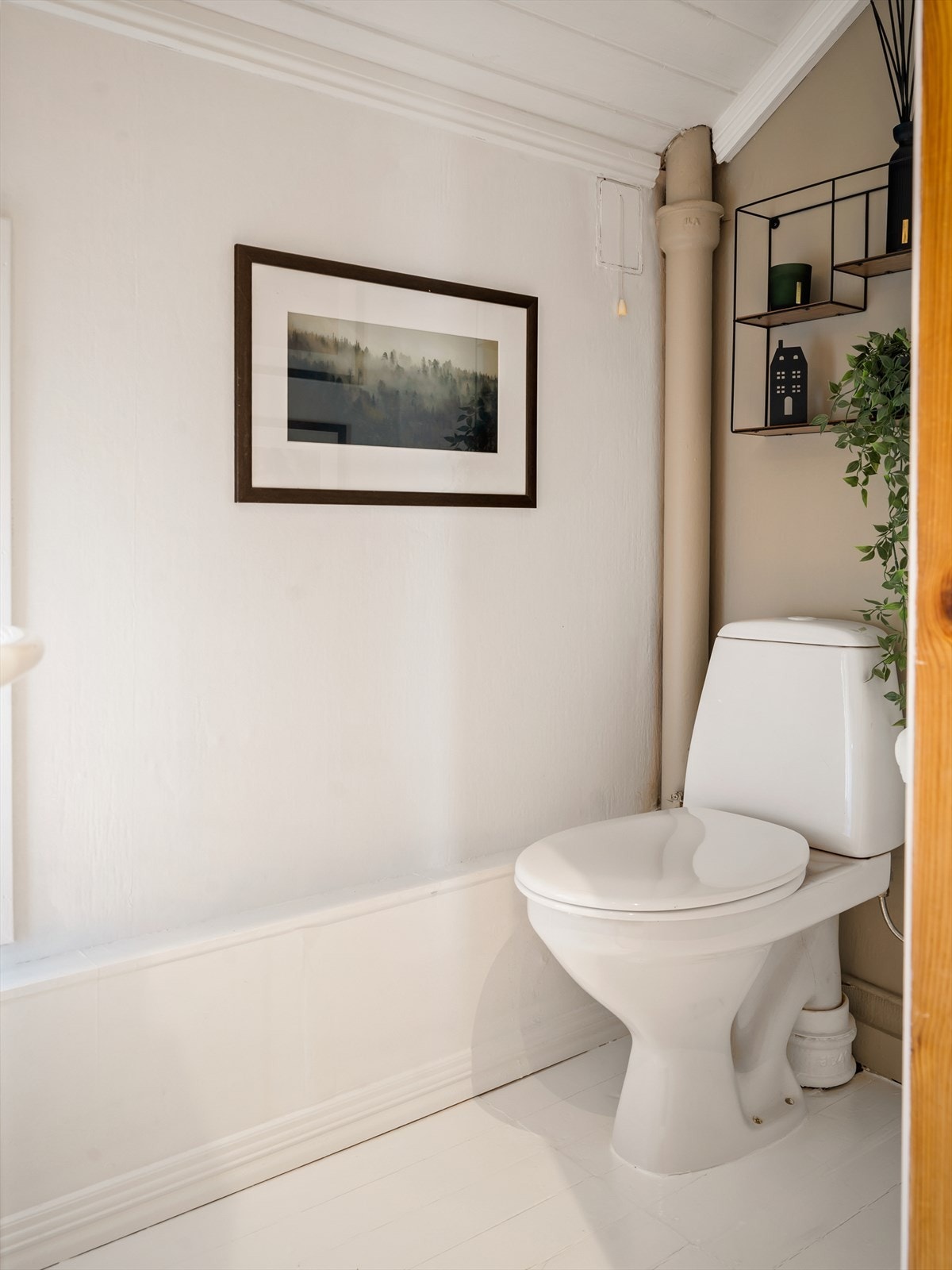 Eget toalettrom adskilt fra bad. Galleribilde