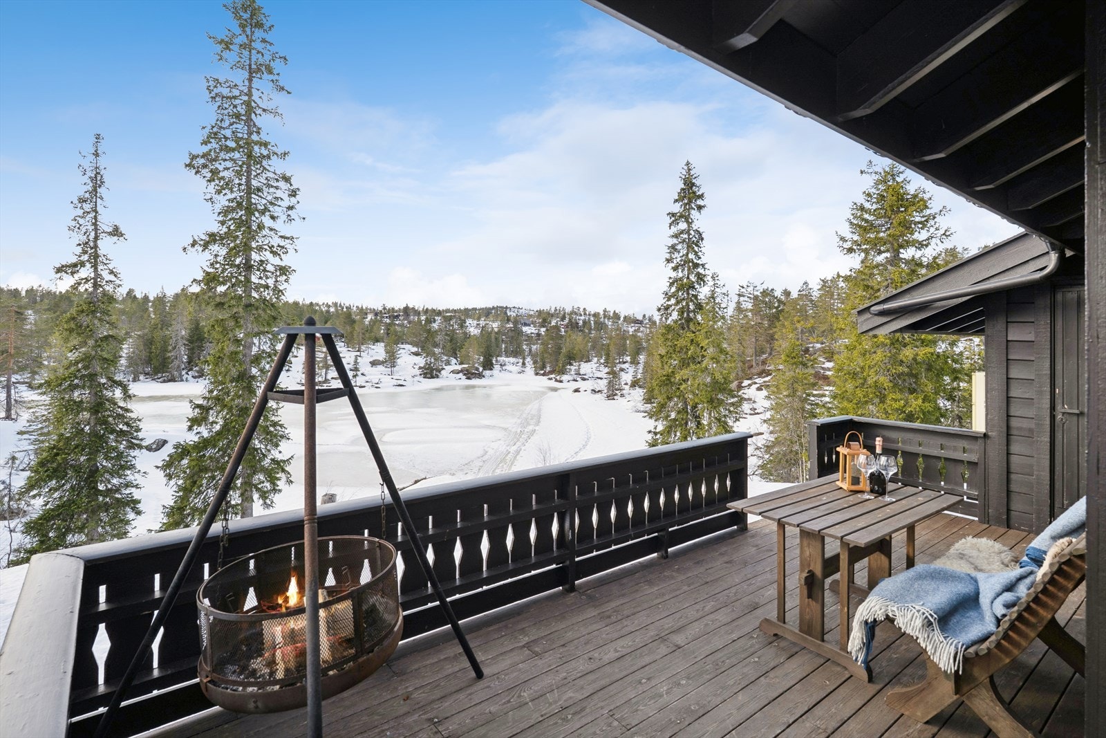 Idyllisk beliggenhet ved vannet. Galleribilde