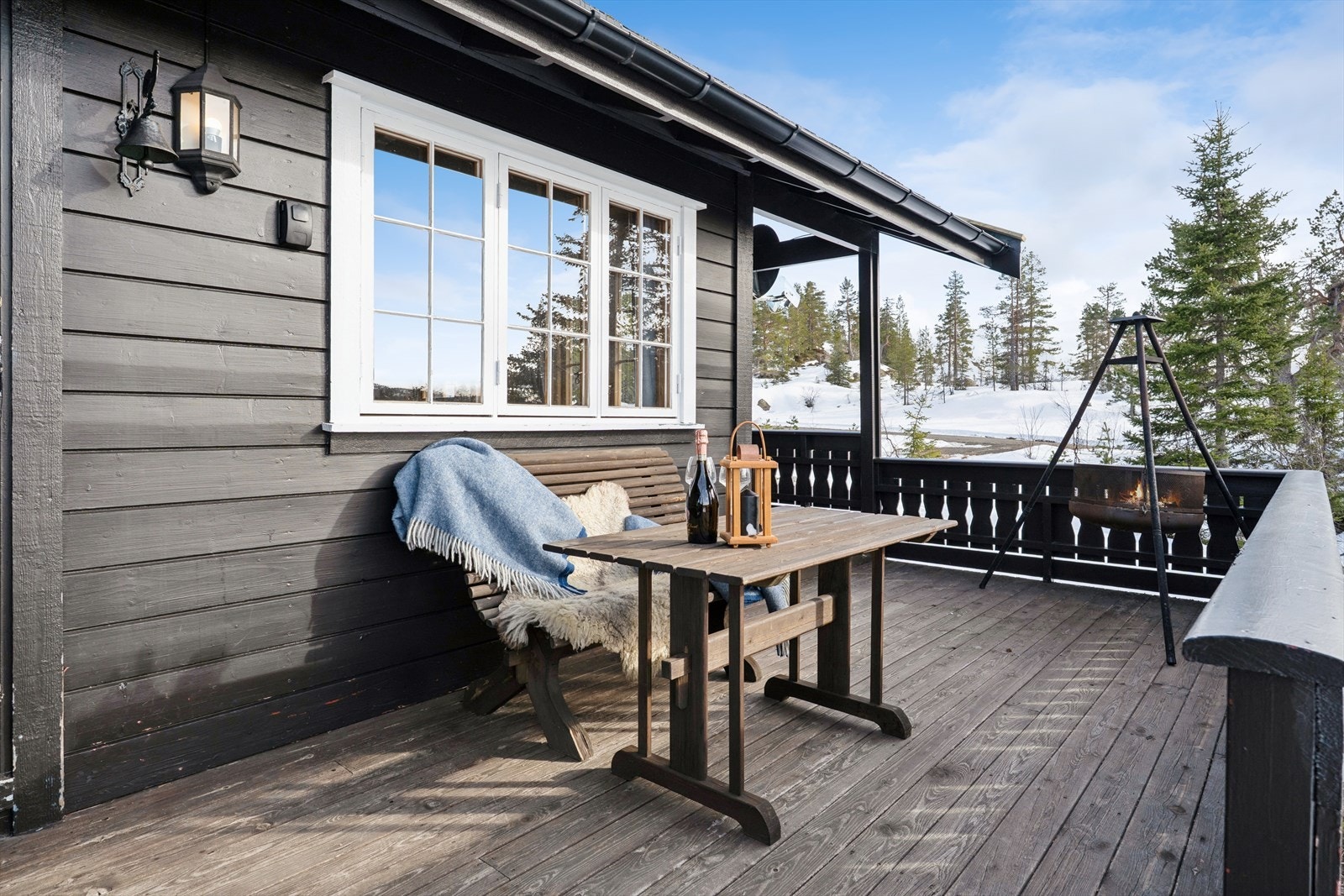 Her kan du nyte fjellet og utsikten. Galleribilde