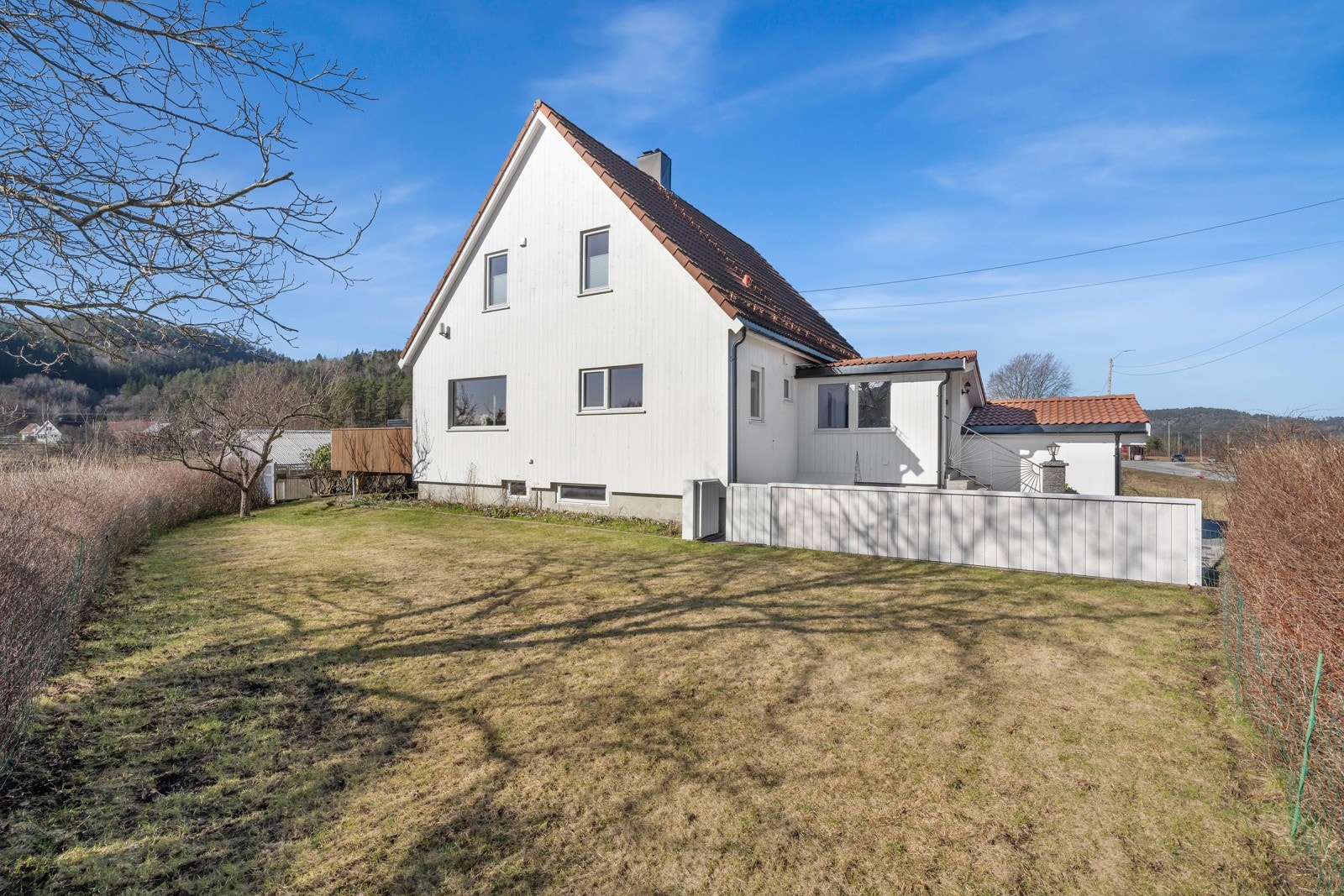 Boligen er renovert og vesentlig påkostet, både inn- og utvendig. Galleribilde