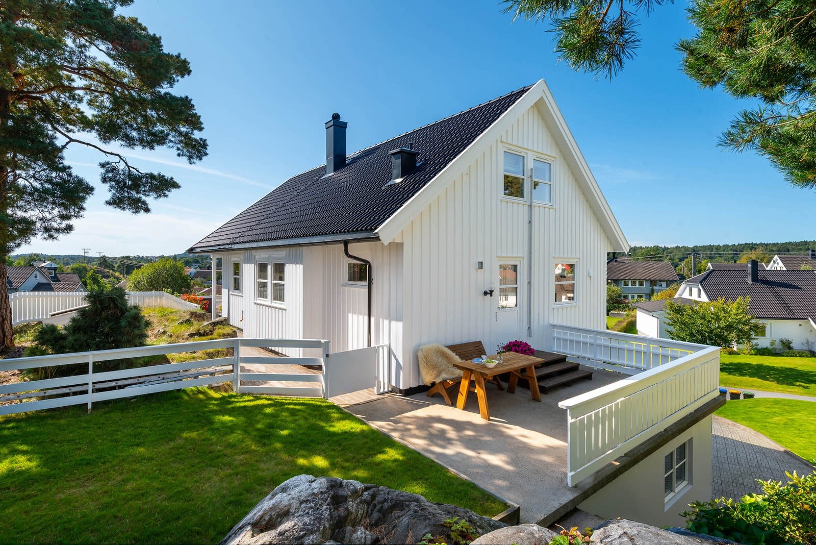 En av flere hyggelige uteplasser. Galleribilde