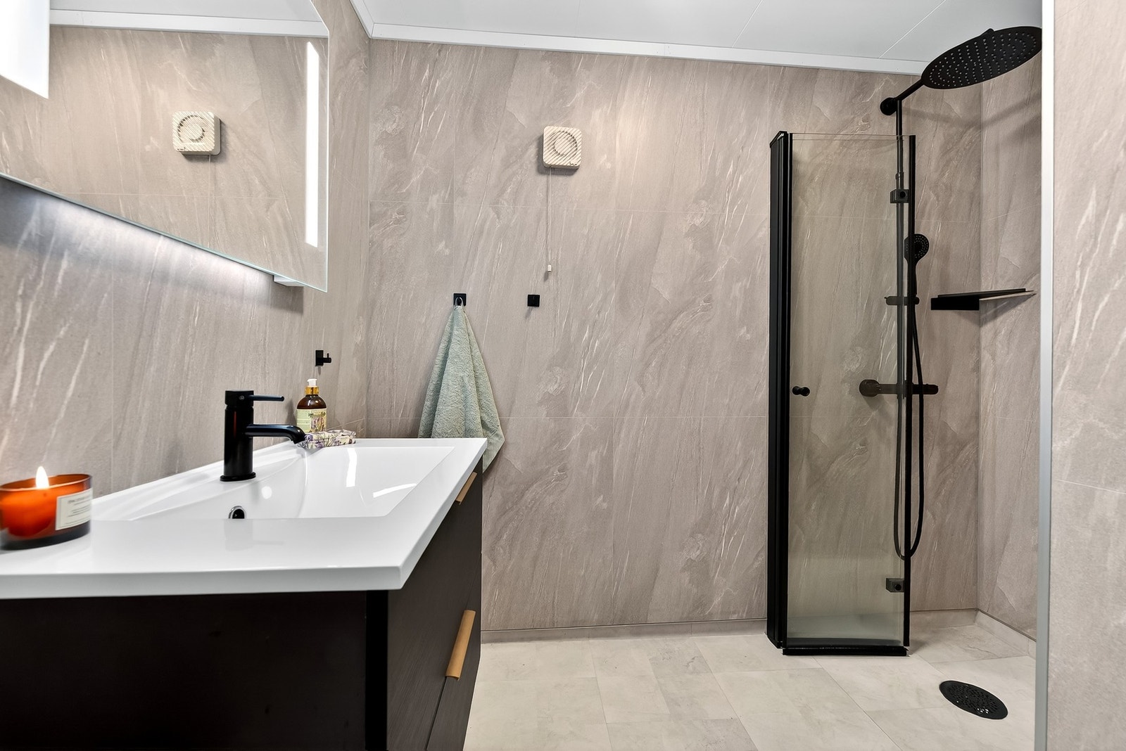 Pent oppusset bad i 1. etasje fra 2025 Galleribilde