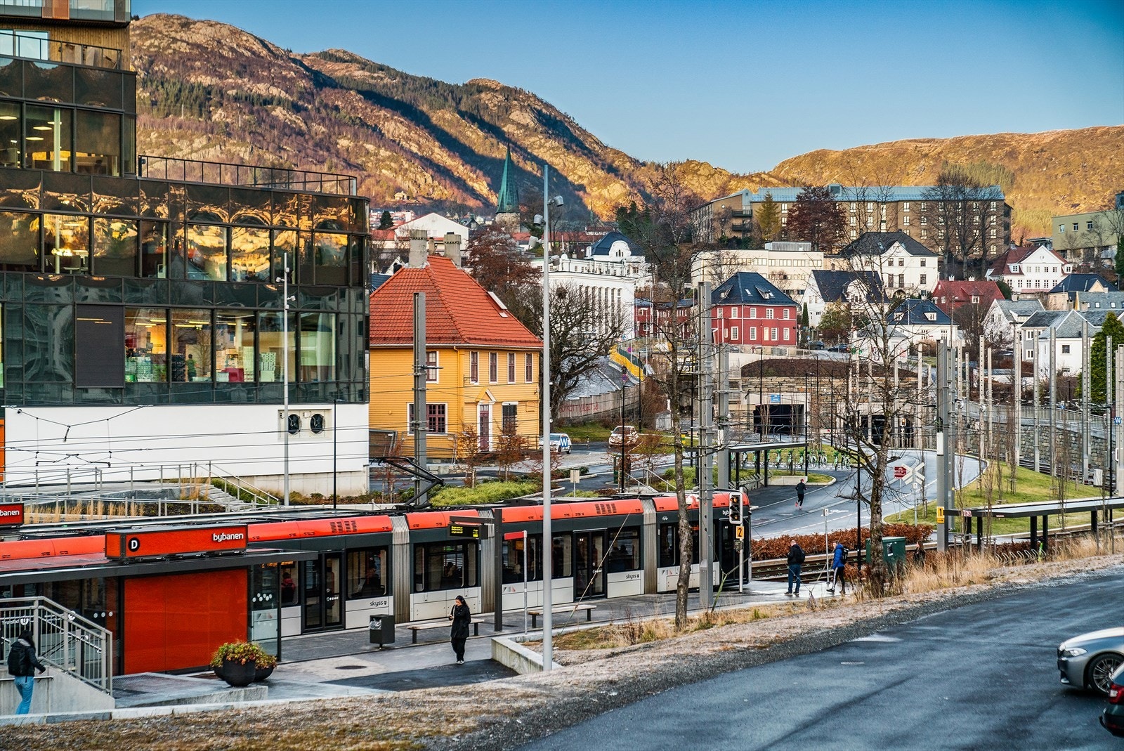 Kort vei til Kronstad bybane stopp, her ligger også Godt Brødt, Kiwi og apotek. Galleribilde