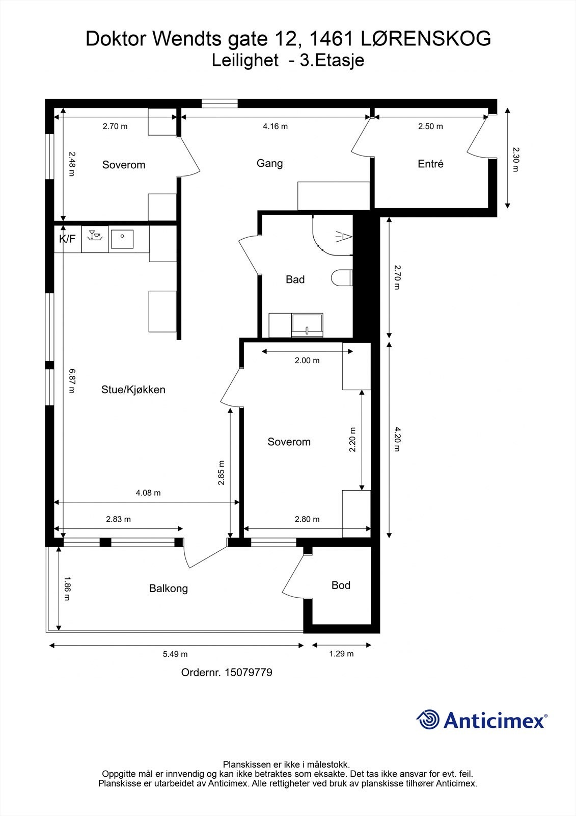 En arealeffektiv planløsning på 72 m² fordelt på entré, gang, to soverom, bad og en åpen stue- og kjøkkenløsning. Galleribilde