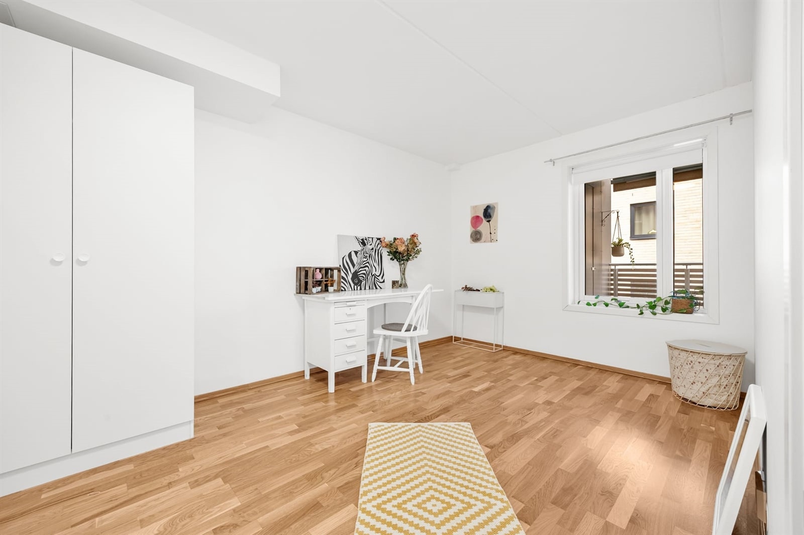 Også på soverommene er det vannbåren gulvvarme som sikrer en behagelig komfort. Galleribilde