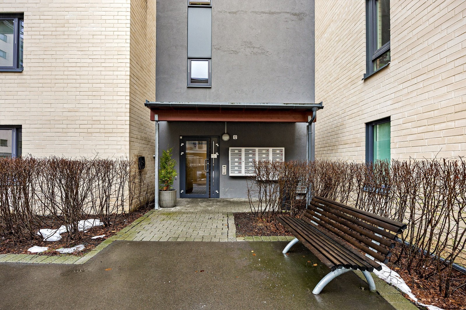 Felles inngangsparti med porttelefon for enkel og sikker adkomst. Galleribilde