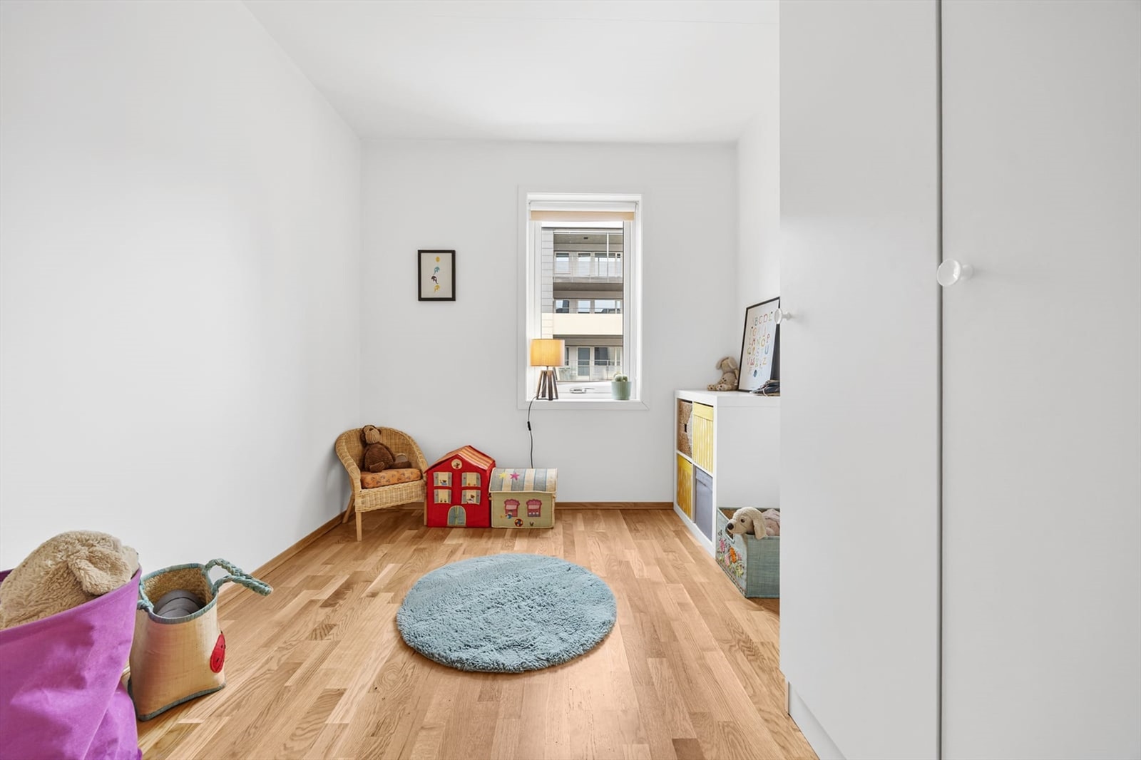 Det andre soverommet egner seg godt som barnerom, gjesterom eller kontor. Galleribilde