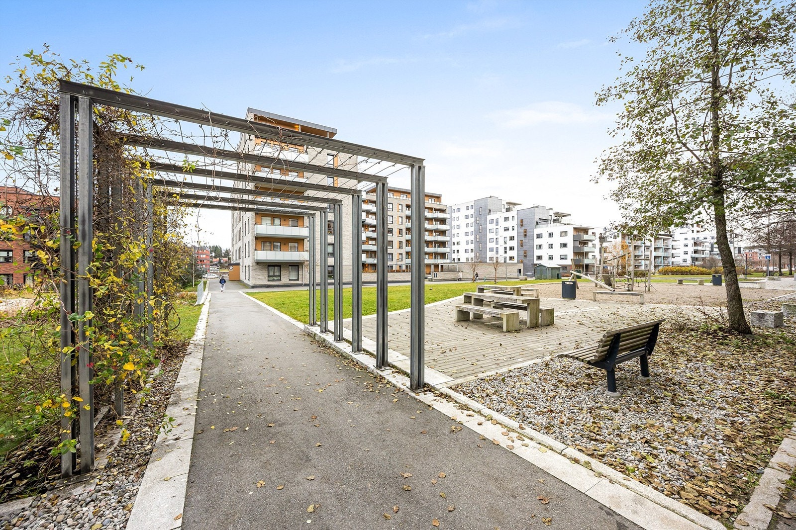 Et rolig og trygt nabolag med gode bussforbindelser til både Oslo og Lillestrøm. Galleribilde