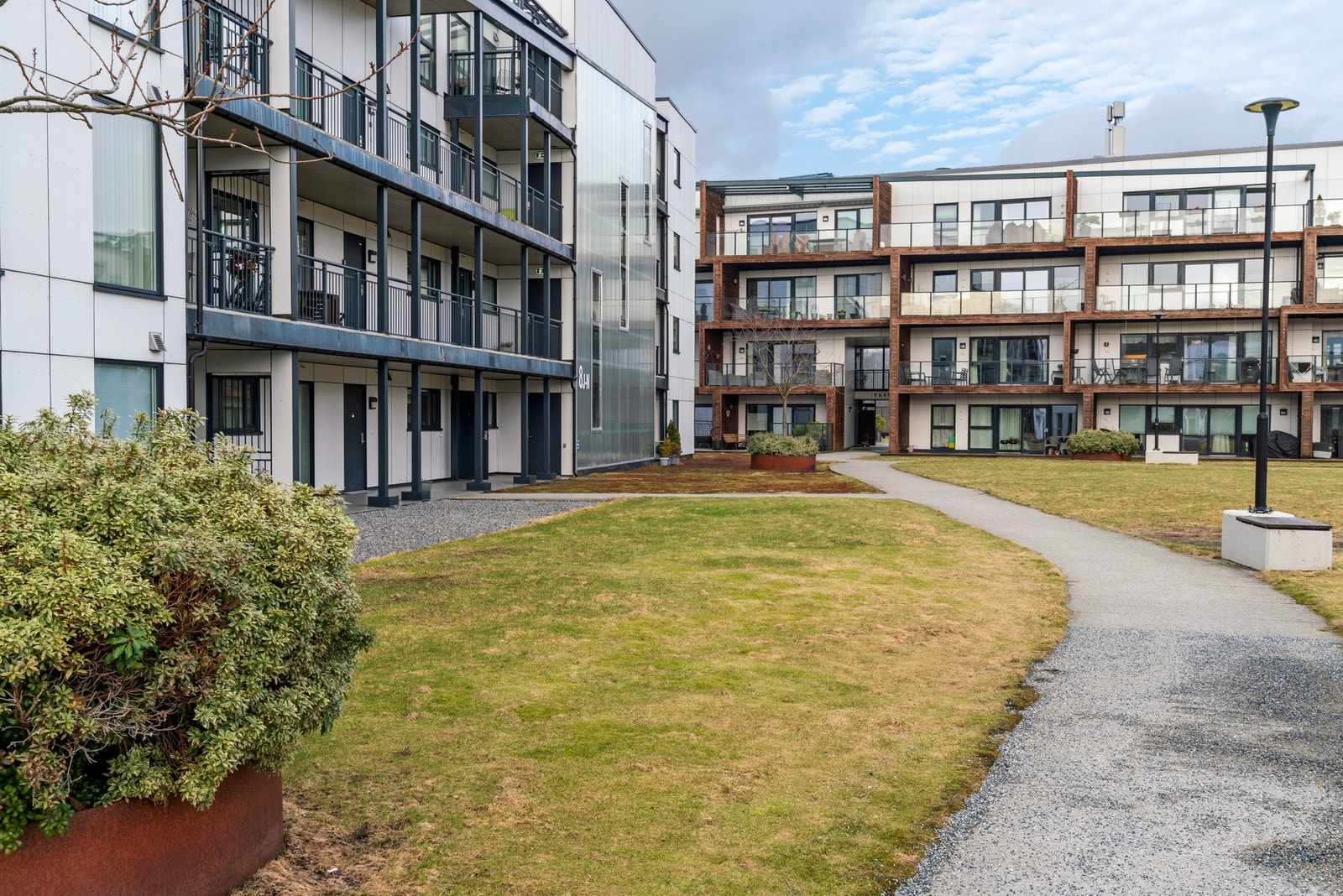 Fellesarealet er pent opparbeidet og godt vedlikehold - det er ingen felles dugnadsplikt Galleribilde