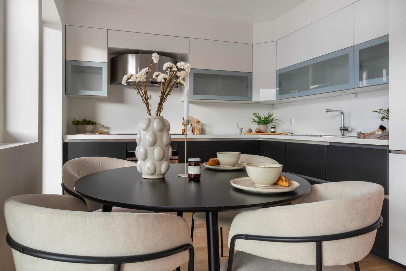 Her er det meste tilrettelagt for hyggelige måltid Galleribilde