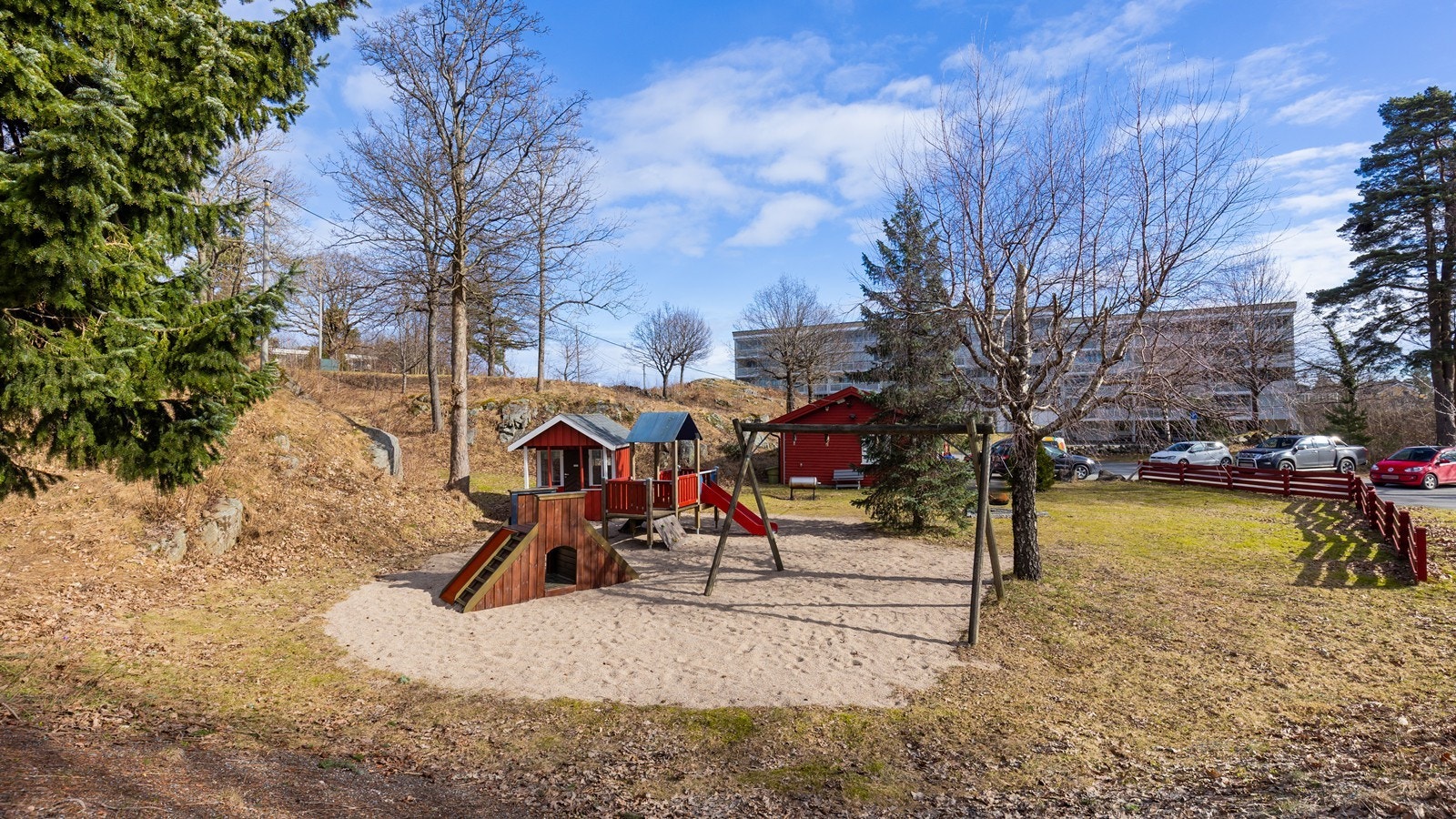 Lekeplassen på utsiden kan bli flittig brukt av de små Galleribilde