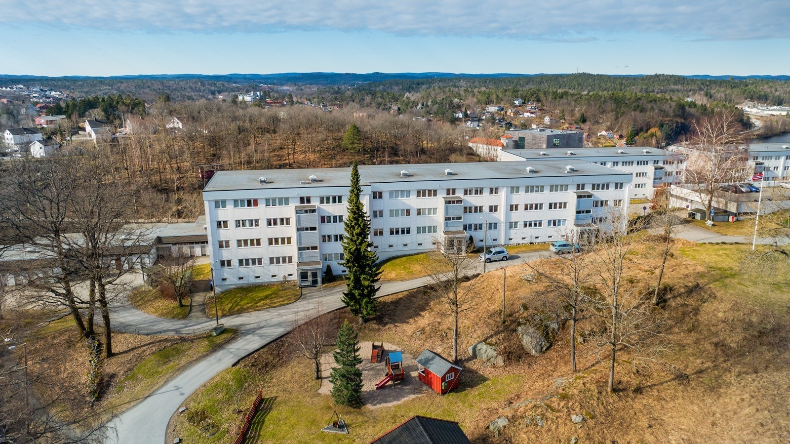Du har kort vei til både rekreasjonsområder, men også sentrum og dagligvarebutikk Galleribilde