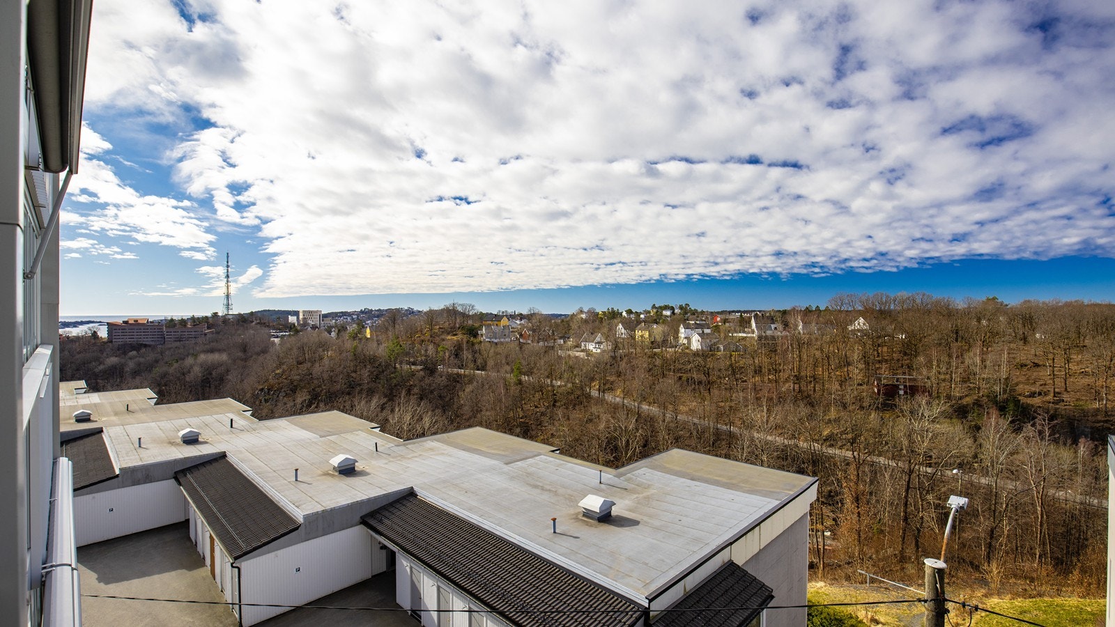 Utsikten hvis du vipper huet litt ut så har du en sjøgløtt mot Galtesund Galleribilde