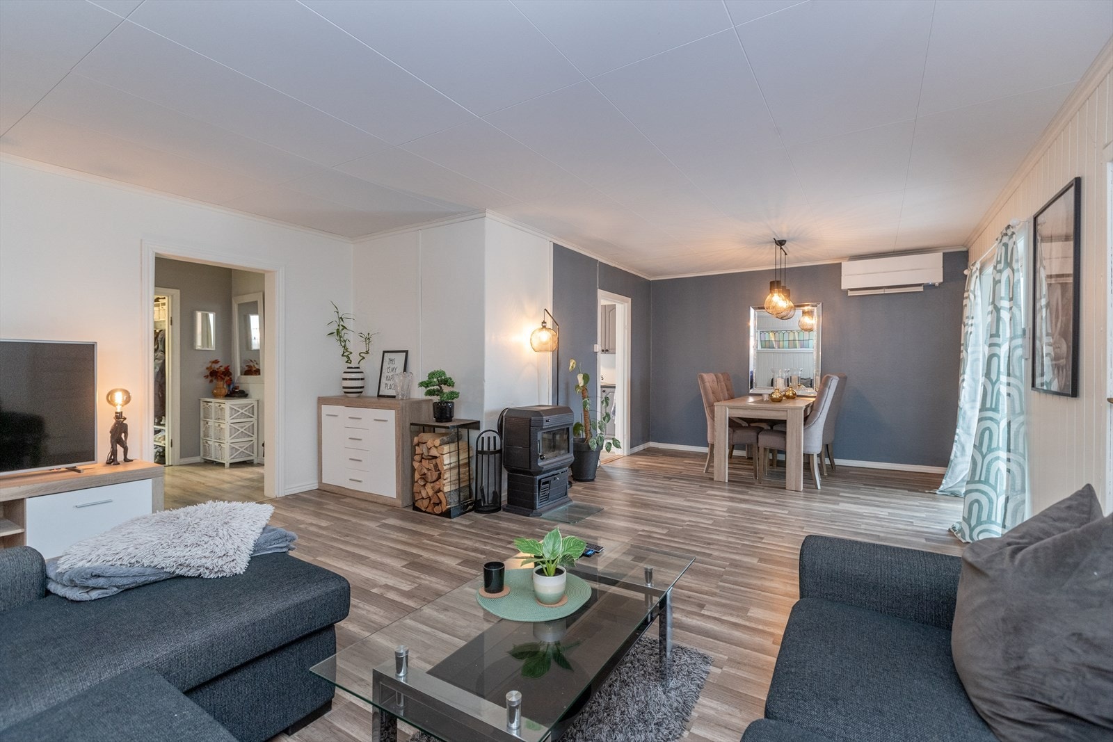 Fra stuen er det utgang til en terrasse på ca. 76 m², perfekt for utendørs opphold. Galleribilde