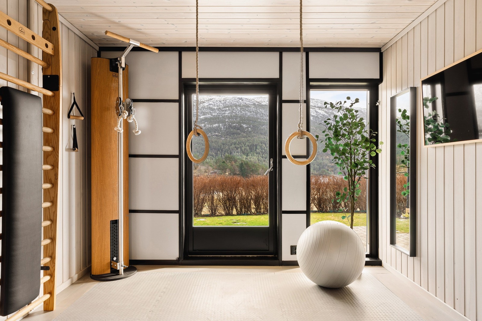 Trening kan enkelt gjøres på eget trimrom. Galleribilde