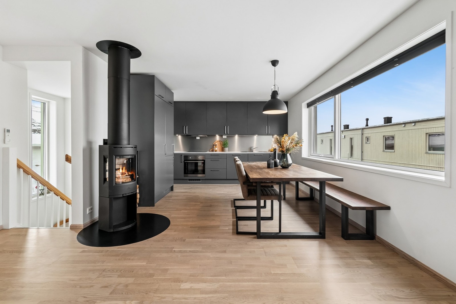 PrivatMegleren v/ Kristine Knudsen har gleden av å presentere deg Regntunet 10! Galleribilde