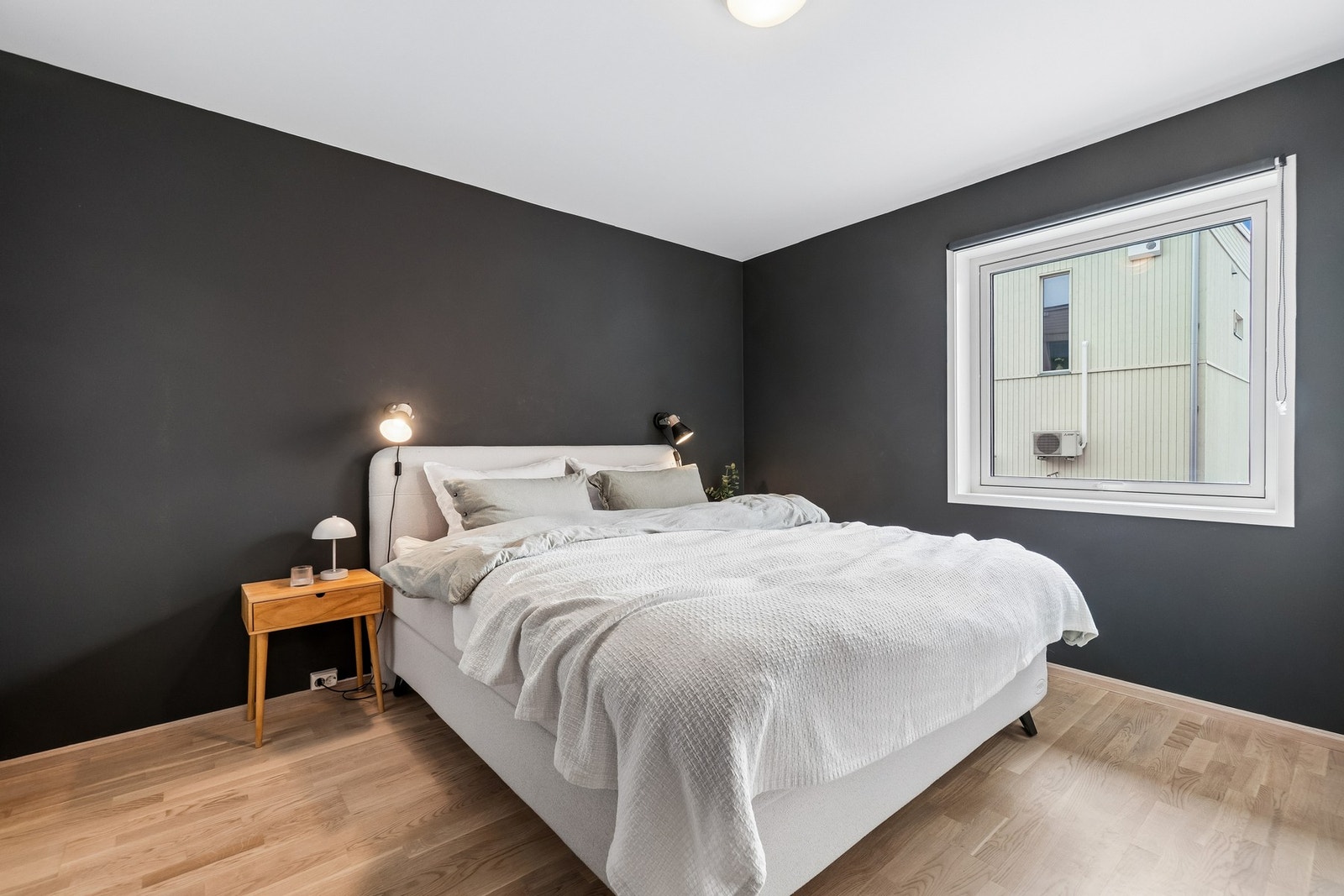 Boligen har totalt 3 soverom, hvor dette er det største. Galleribilde