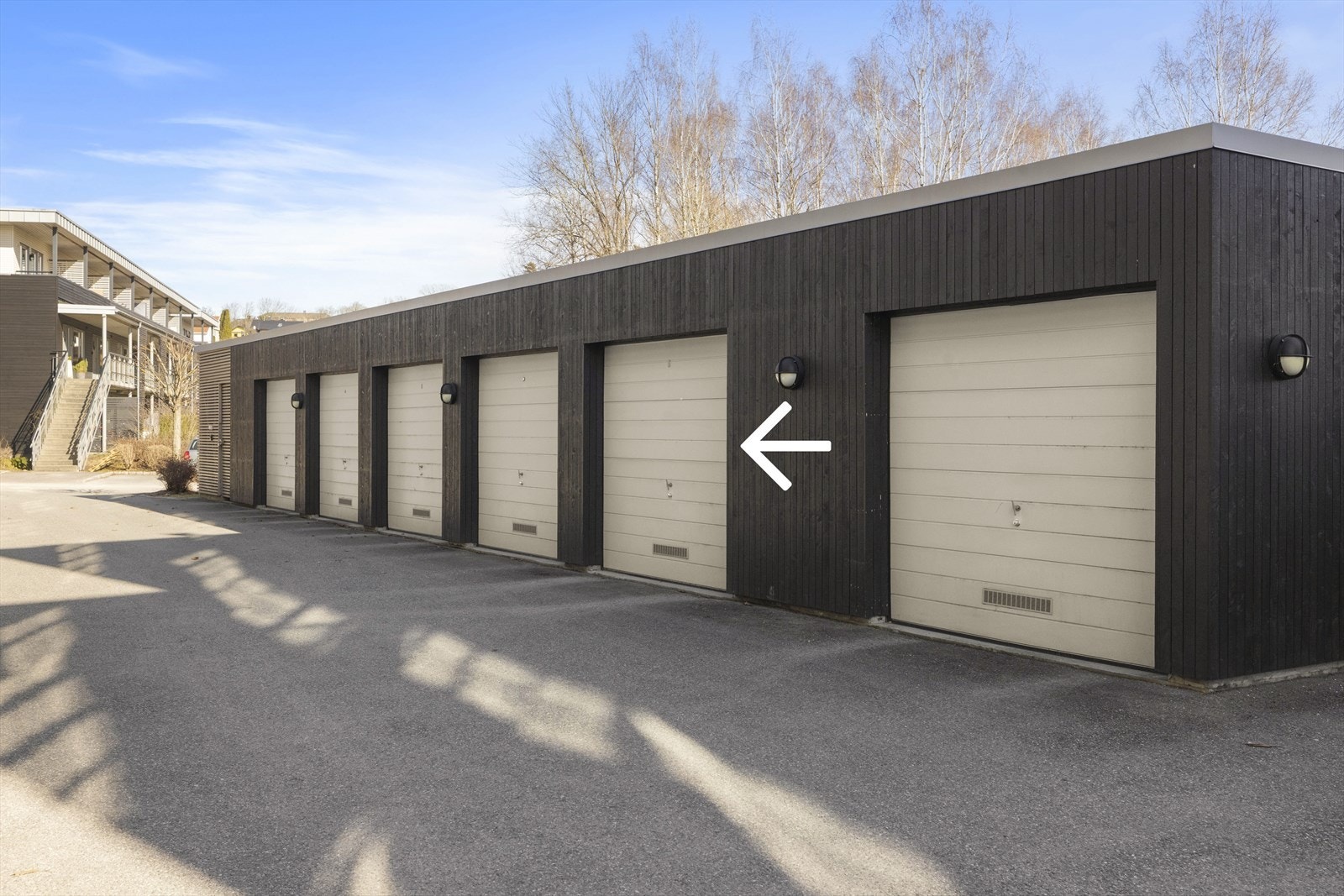 Det medfølger to parkeringsplasser i garasje. En garasjeplass i frittstående garasjeanlegg og en plass i parkeringskjeller i bygg 21 Galleribilde