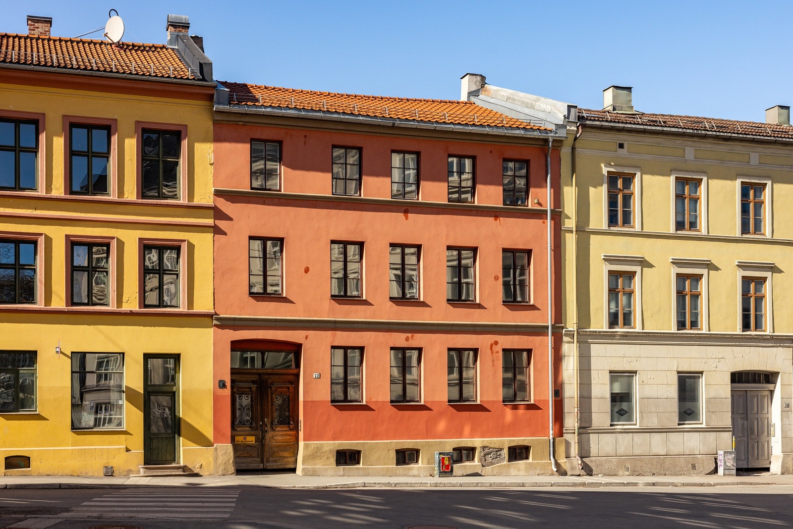 Nabolaget består av sjarmerende og fargerike klassiske bygårder. Galleribilde