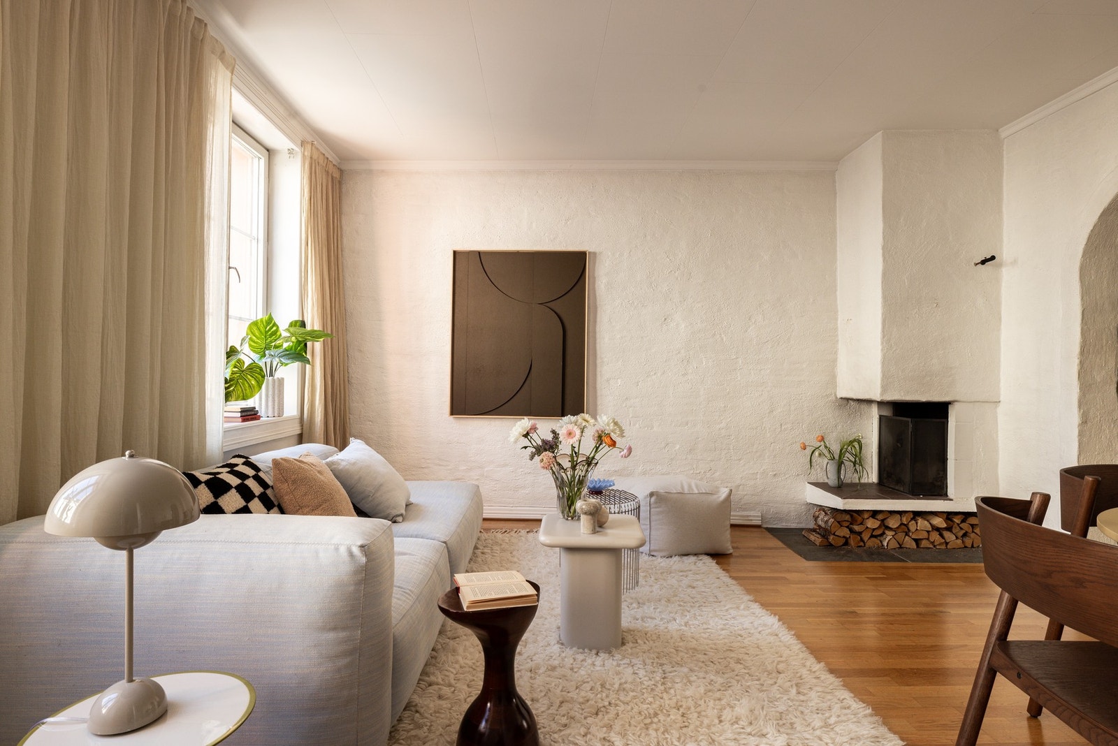 Leiligheten ligger i 2. etasje og har en gjennomgående planløsning. Galleribilde