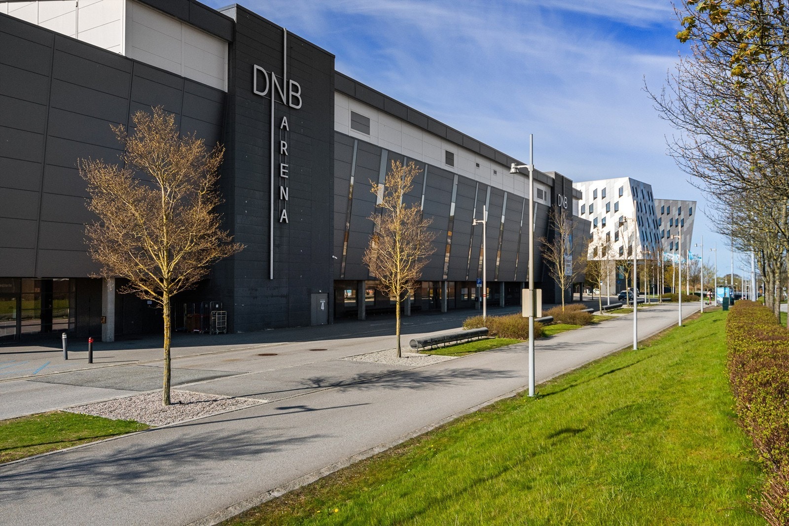 Leiligheten ligger fint til i et etablerte borettslag på Tjensvoll, med kort avstand til SUS, UIS, DNB Arena og Madla. Galleribilde