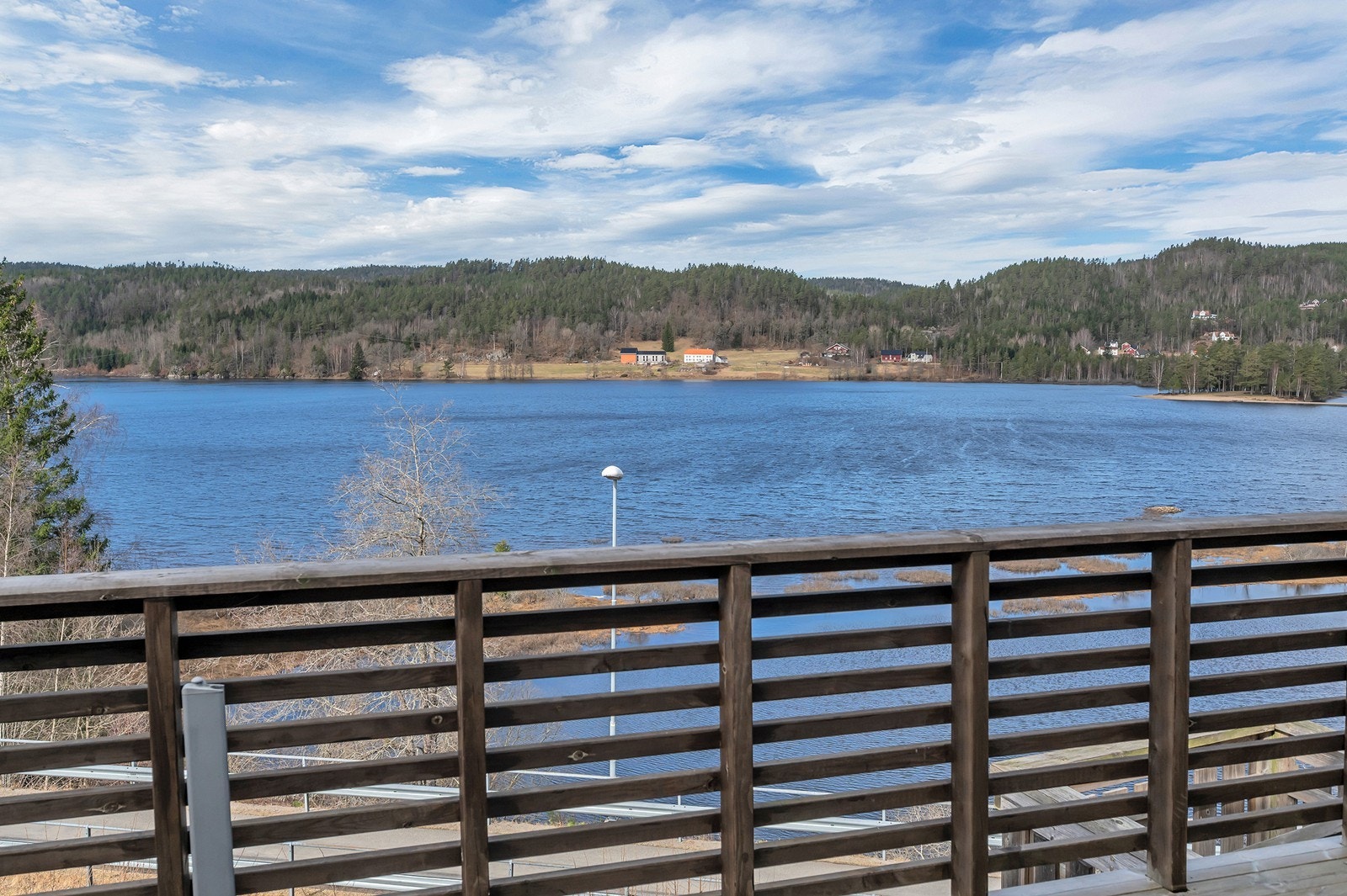 Trivelig utsikt til Flakksvann Galleribilde