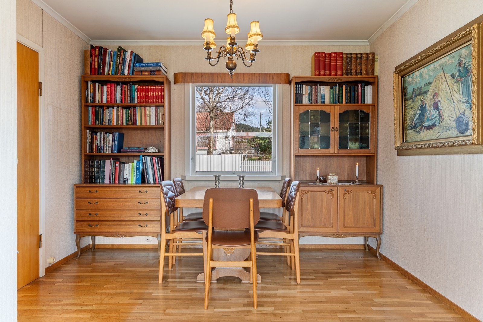 Spisestuedelen av stuen Galleribilde