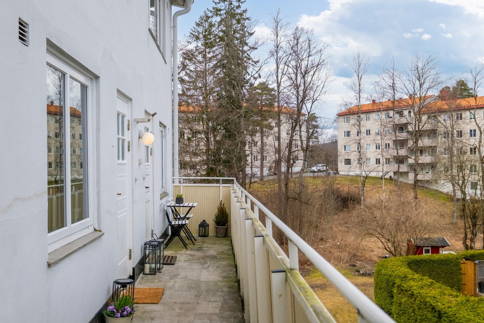 Man har rikelig med oppbevaring i kjellerbod på 8 m² med strømuttak Galleribilde