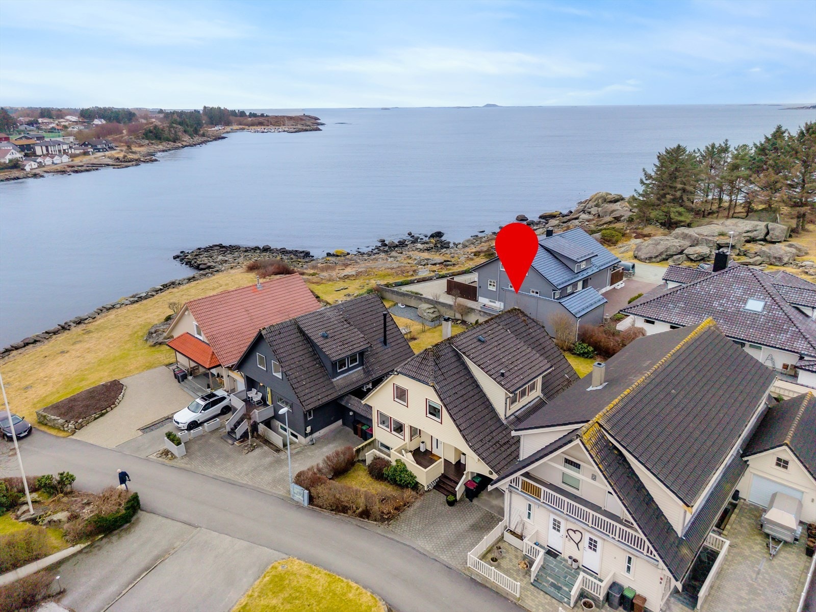 EiendomsMegler 1 v/ Thomas Fanebust presenterer Kvernbergveien 6. Foto: Eivind Dirdal Galleribilde