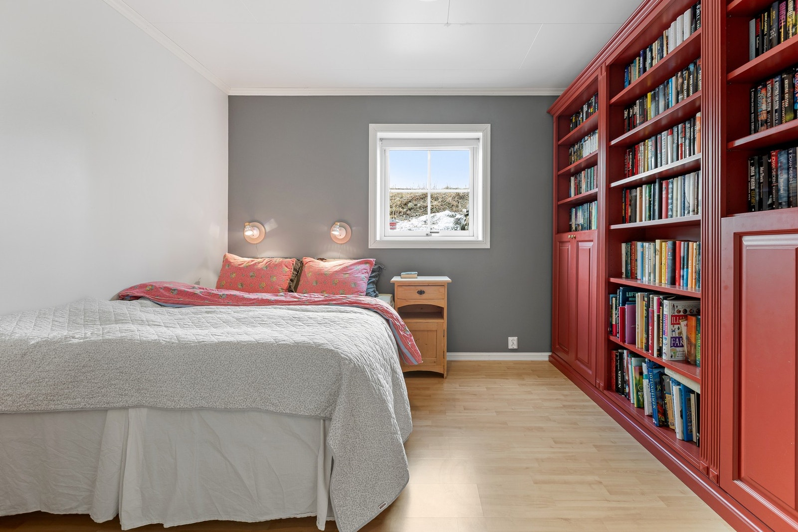 Totalt tre soverom i underetasjen Galleribilde