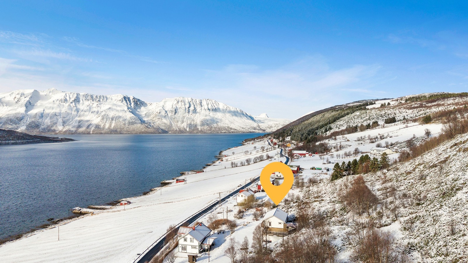 EiendomsMegler1 v/Christer Aabø har gleden av å presentere Kveøyveien 385! Foto: H5 Property. Galleribilde