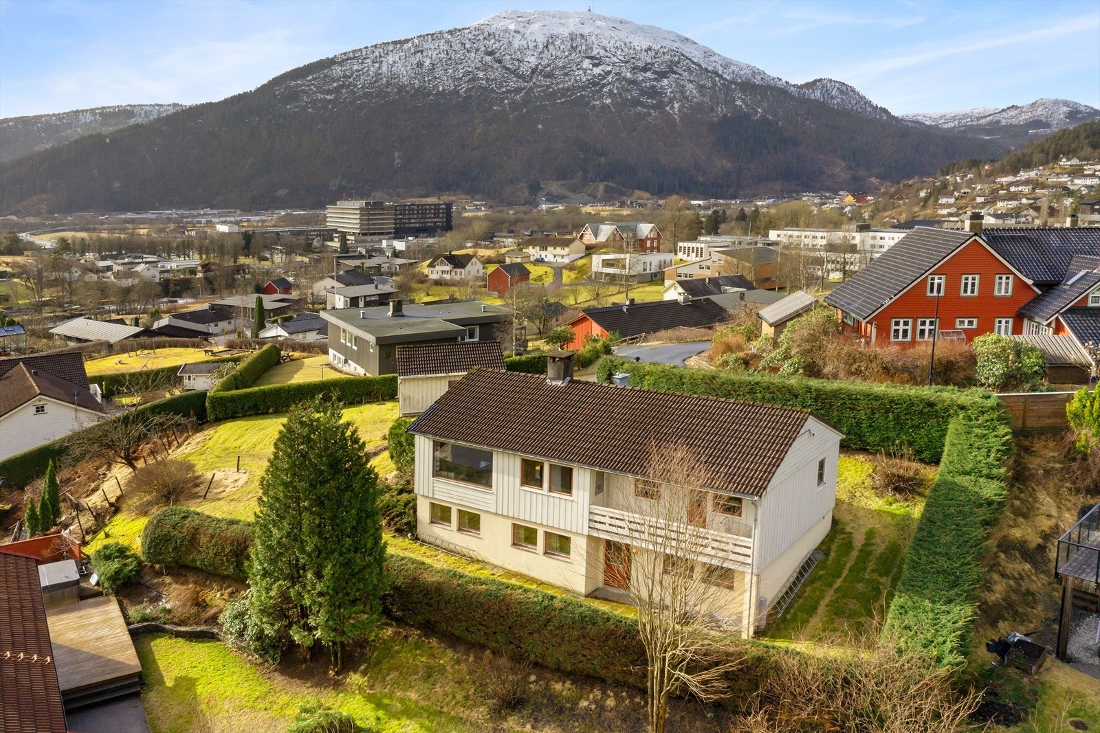 Velkommen til Skyttarkvia 16 - Presentert av Eiendomsmegler Norge v/ Tore Berqvam Galleribilde