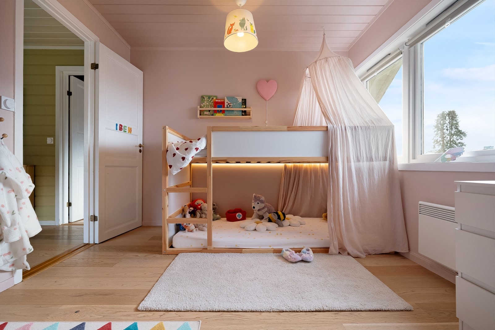 Romhøyde på det høyeste er målt til ca. 2,38m Galleribilde