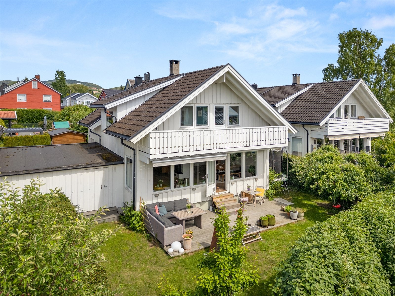 Fantastisk kjedet enebolig over 3 plan med 2 garasjer Galleribilde