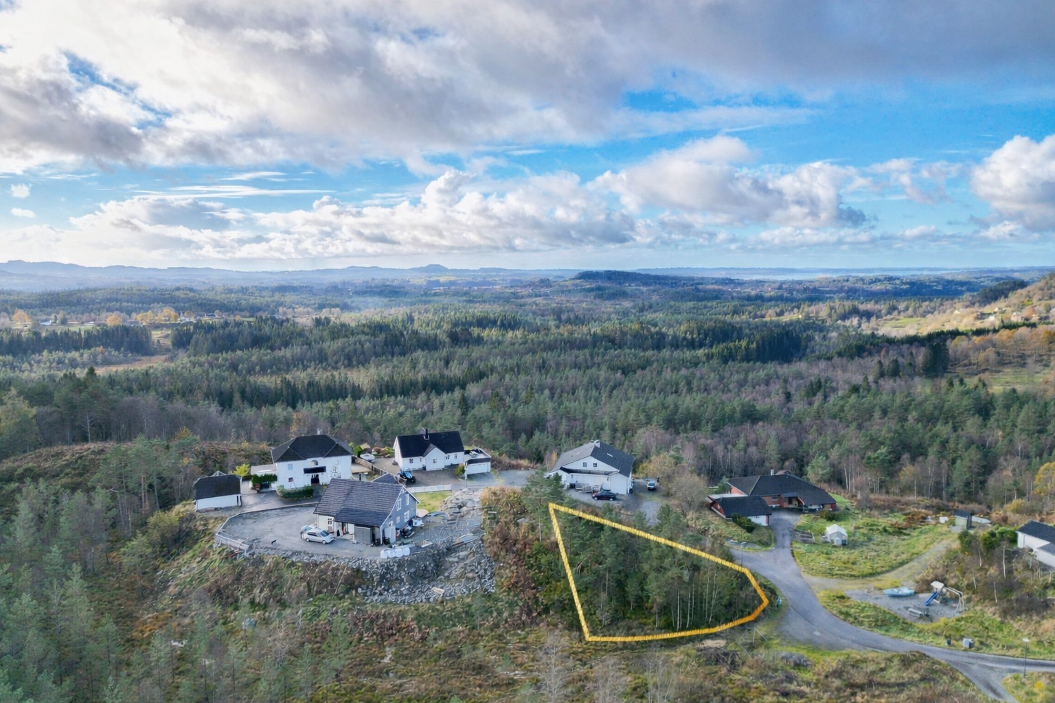 Markering er kun en illustrasjon som viser omtrentlig plassering av tomten. Avvik vil forekomme. Galleribilde