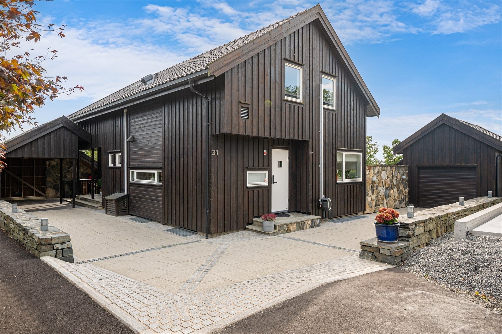 Vindhagen 31 er en flott og innholdsrik enebolig full av gode kvaliteter. Galleribilde