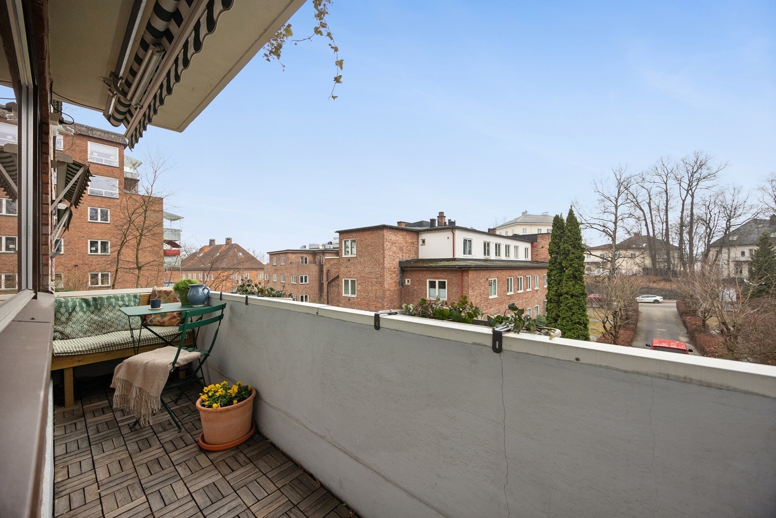 Fra stuen har du utgang til solrik, vestvendt balkong på ca. 5 m². Galleribilde